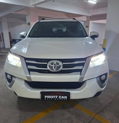TOYOTA HILUX SW4 4.0 SRX 4X4 7 LUGARES V6 24V GASOLINA 4P AUTOMÁTICO